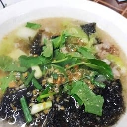 แกงจืดเต้าหู้หมูสับสาหร่าย