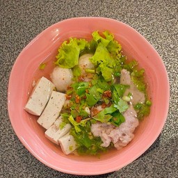 เกาเหลาหมูนุ่มหมูยอส่วนเวียดนาม