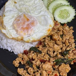 กะเพราพริกแห้ง @ตามใจสั่ง