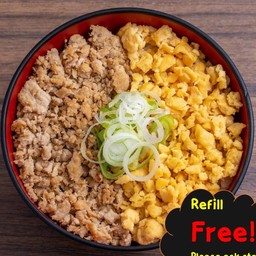 ข้าวหน้าไก่ส้บและไข่ปรุงรส