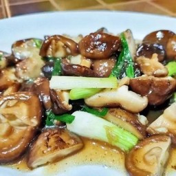 เห็ดหอมผัดน้ำมันหอย