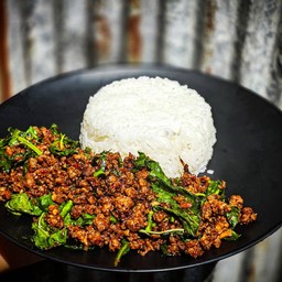 เนื้อสับใบยี่หร่า