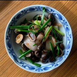 คั่วเห็ดเผาะ(ผัดน้ำมันหอย)