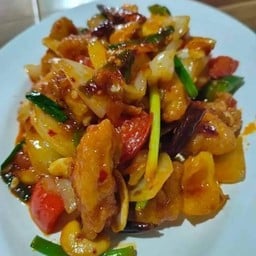 ไก่ผัดเม็ดมะม่วง