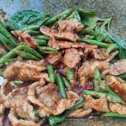 ข้าวราด ผัดพริกแกงถั่ว