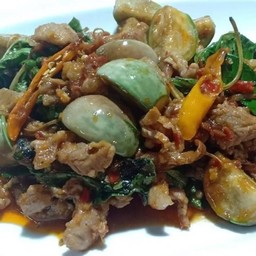 ผัดเผ็ดเนื้อ