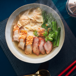 เกี๊ยวหมูแดงหมูกรอบ.