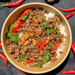 ข้าวกะเพราพริกแห้ง หมูสับ