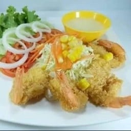 สลัดกุ้งทอด