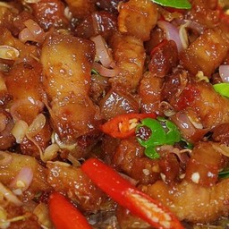 ข้าวผัดกะปิหมูสามชั้น