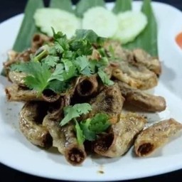 ไส้อ่อนทอดกระเทียม