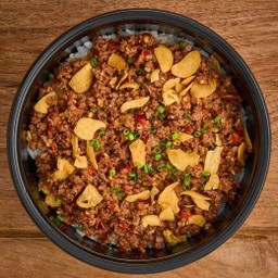 ข้าวหน้าเนื้อสับคั่วพริกเกลือ