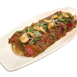 ยำเนื้อทาทากิ