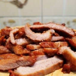 สันคอหมูทอดสามเกลอ 1 ขีด