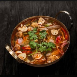 ซุปเนื้อตุ๋น ต้มยำ หม้อไฟ