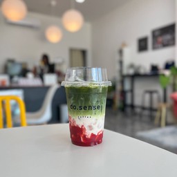 ชาเขียวนมสดสตรอเบอรี