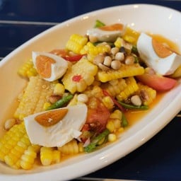 ตำข้าวโพดไข่เค็ม