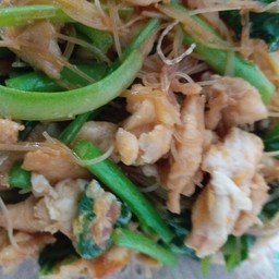 ผัดซีอิ๊วเส้นหมี่