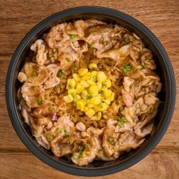 ข้าวผัดเนย หมูสันคอย่างไฟ