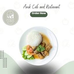 ข้าวราดปลากะพงทอดน้ำปลา