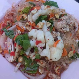 ยำวุ้นเส้นโบราณ เล็บมือนาง