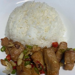 ข้าวหมูทอดคั่วพริกเกลือ