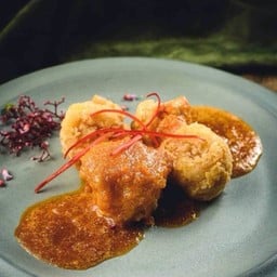 กุ้งแชบ๊วยผัดไข่เค็ม L