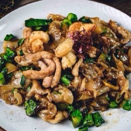 เส้นใหญ่ผัดสไตล์แต้จิ๋ว (หมู-กุ้ง) S