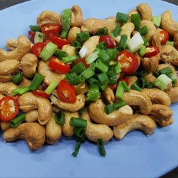 ยำเม็ดมะม่วง