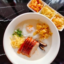 โจ๊กเป็ดย่างพร้อมไข่