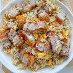ข้าวผัดหมูกรอบ