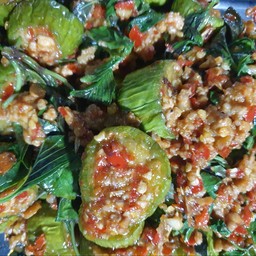มะเขือยาวผัดหมูสับ(มีบางวัน)