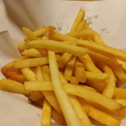 เฟรนช์ฟรายส์ (French Fries) (ทอดใหม่ ร้อนๆ ทุกออเดอร์)