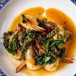 กุ้งแชบ๊วยผัดพริกขี้หนู S