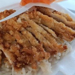 ครัวหม่องแซ่บ แวะก่อน