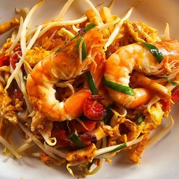 ผัดไทวุ้นเส้นกุ้งสด