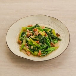 ผัดคะน้าฮ่องกงปลาเค็ม