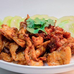 หมุชิ้นทอดกระเทียม