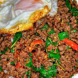 กะเพราเนื้อสับ (ราดข้าว)