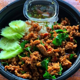 ข้าวกระเพาเนื้อ