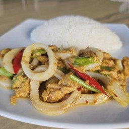 ข้าว หมึกผัดผงกะหรี่