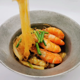 กุ้งอบวุ้นเส้น