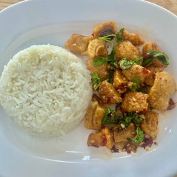 Deli ข้าวราดกะเพรากากหมู