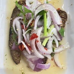 ยำปลาอินทรีเค็ม