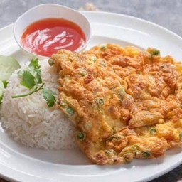 ข้าวไข่เจียวทรงเครื่อง