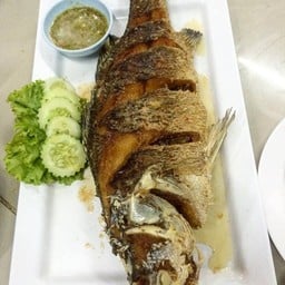ปลากะพงทอดน้ำปลา.