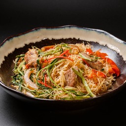 หมี่ผัดกะเฉดหมู Stir Fried Rice Vermicelli with Water Minosa and Pork