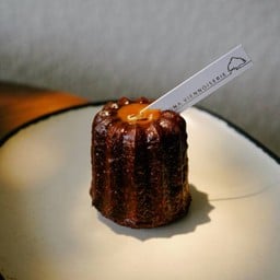 Cannelé Caramel café