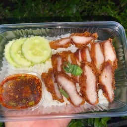 ร้านกระเพราพริกแห้งเด็ดจัด ผลไม้ ของกินเล่น สาขาโนโววิล