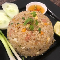 ข้าวผัดแหนม
